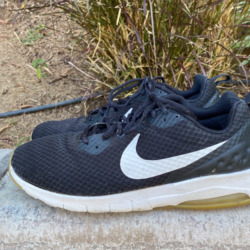 ❤️Host Pick❤️ Nike Air Max Motion Low Cross Trainer/ Running Style 833260 010